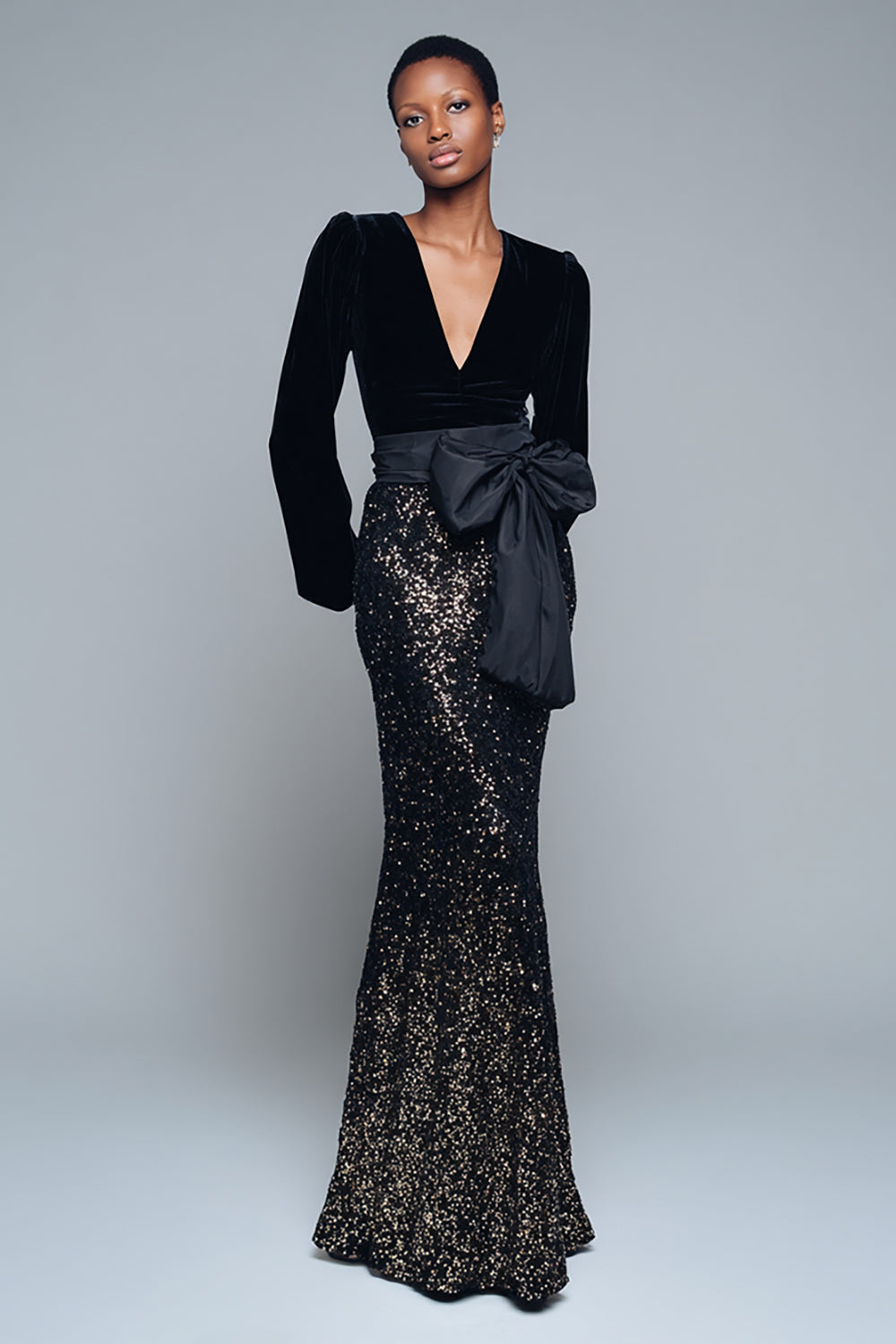 Sparkly Black Sequined V-Neck Mermaid Maxi Holiday Party Dress with Bow