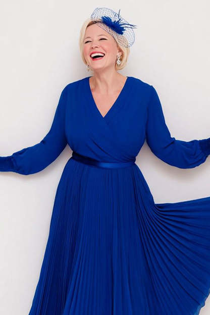 Dark Blue V-Neck Pleated Maxi Mother of the Bride Dress with Sleeves