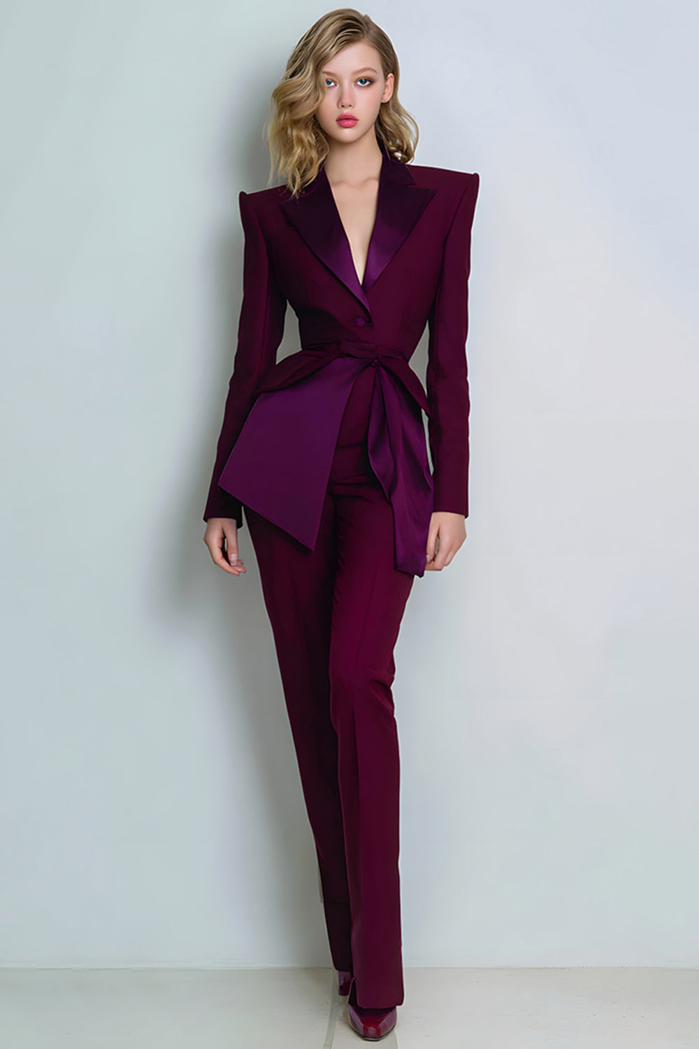 Leely Women 2 Piece Burgundy Prom Suits with Sash One Button Peak Lapel Business Pantsuits with Sleeves