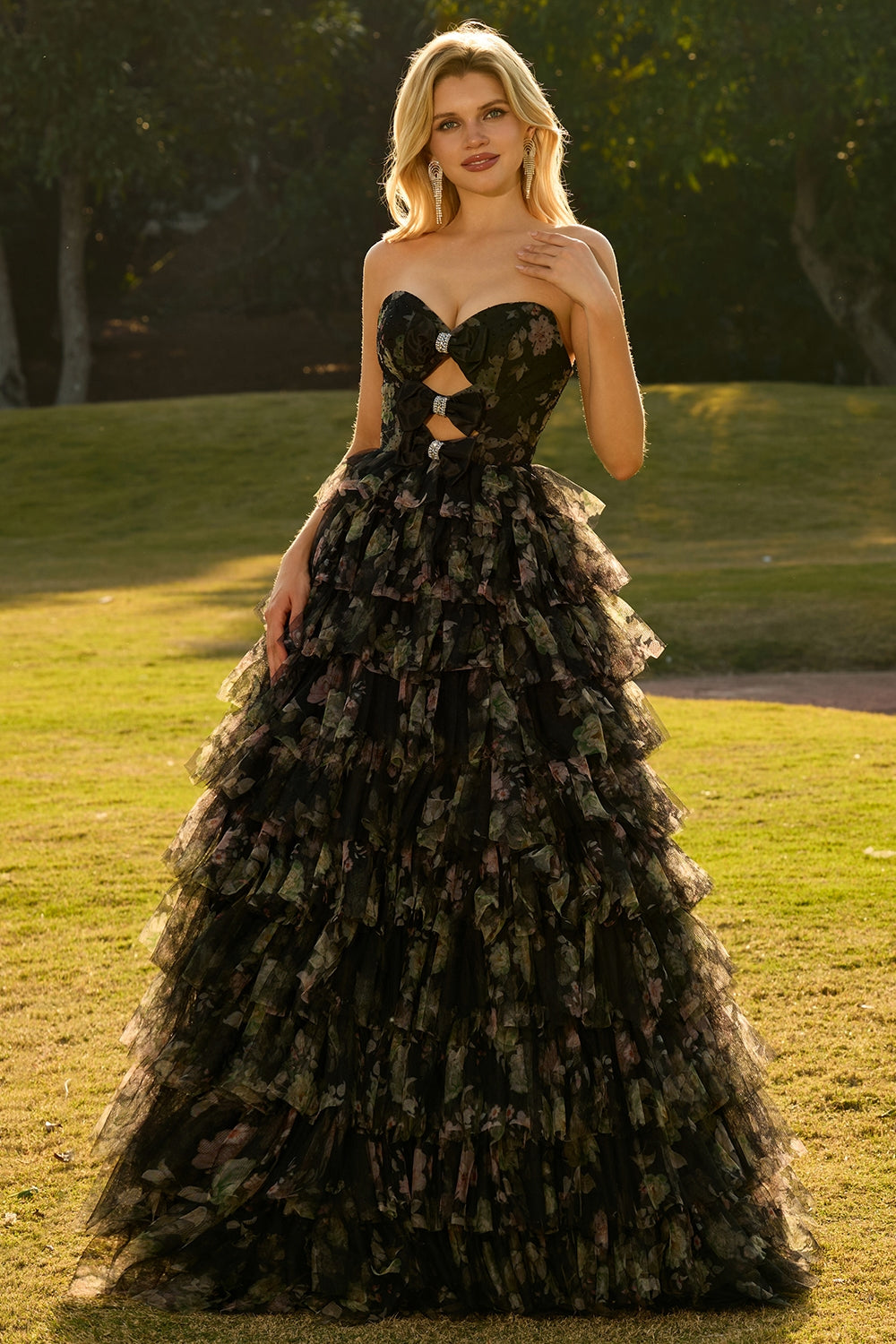 Floral Black Ball Gown Tiered Sweetheart Tulle Ruffled Maxi Prom Dress with Keyholes