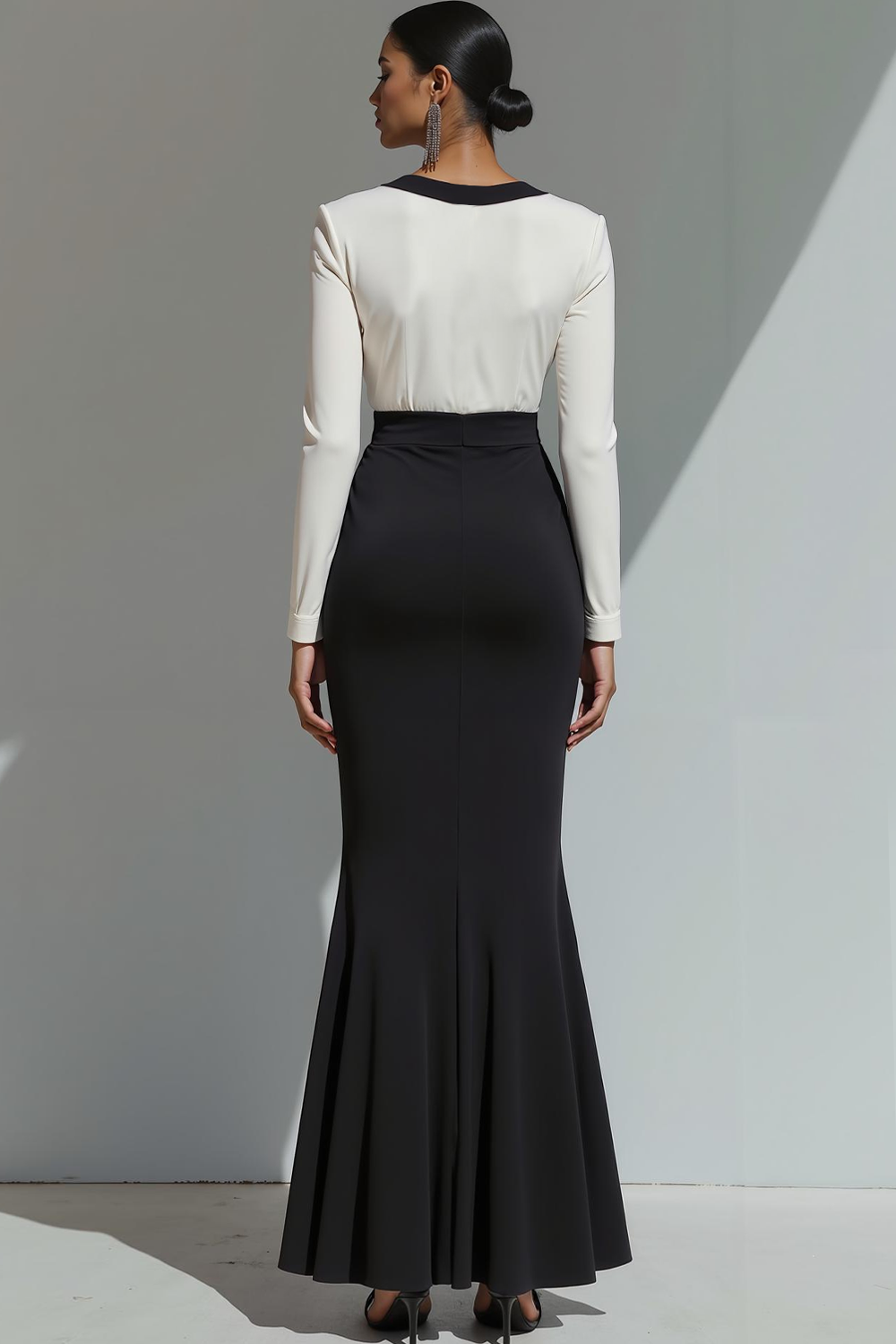 Black Satin Mermaid V-Neck Long Evening Dress with Sleeves