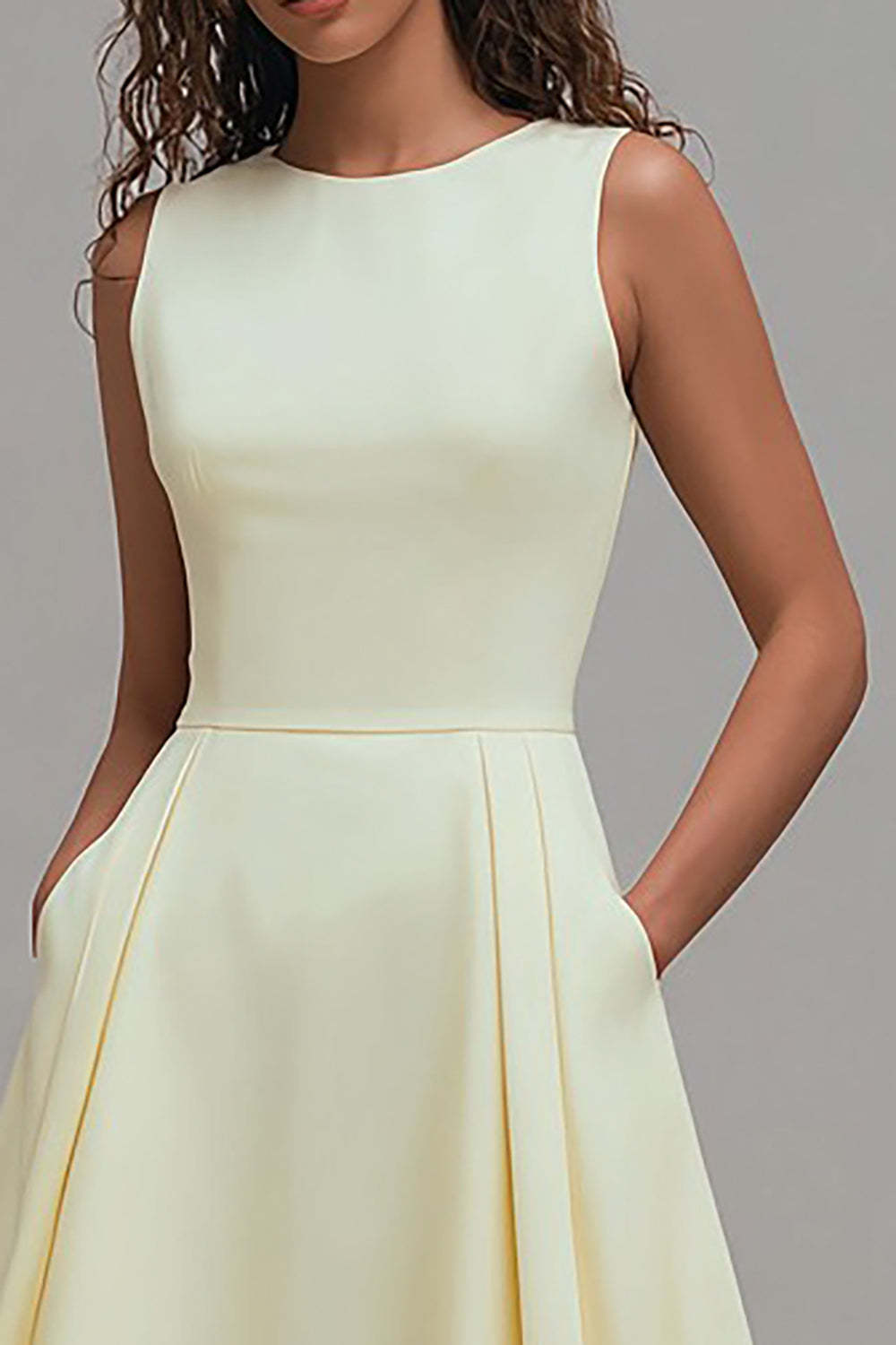 Daffodil Long A-Line Crew Neck Sleeveless Formal Dress