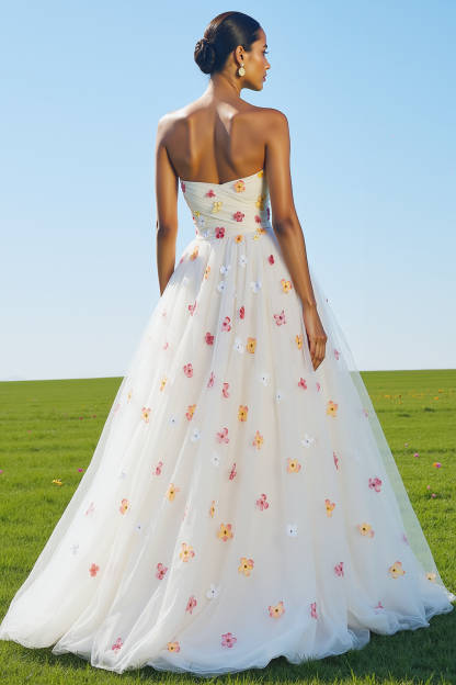 White A Line Sweetheart Long Floral Prom Dress with Appliques