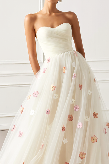White Sweetheart A Line Long Floral Prom Dress with Appliques