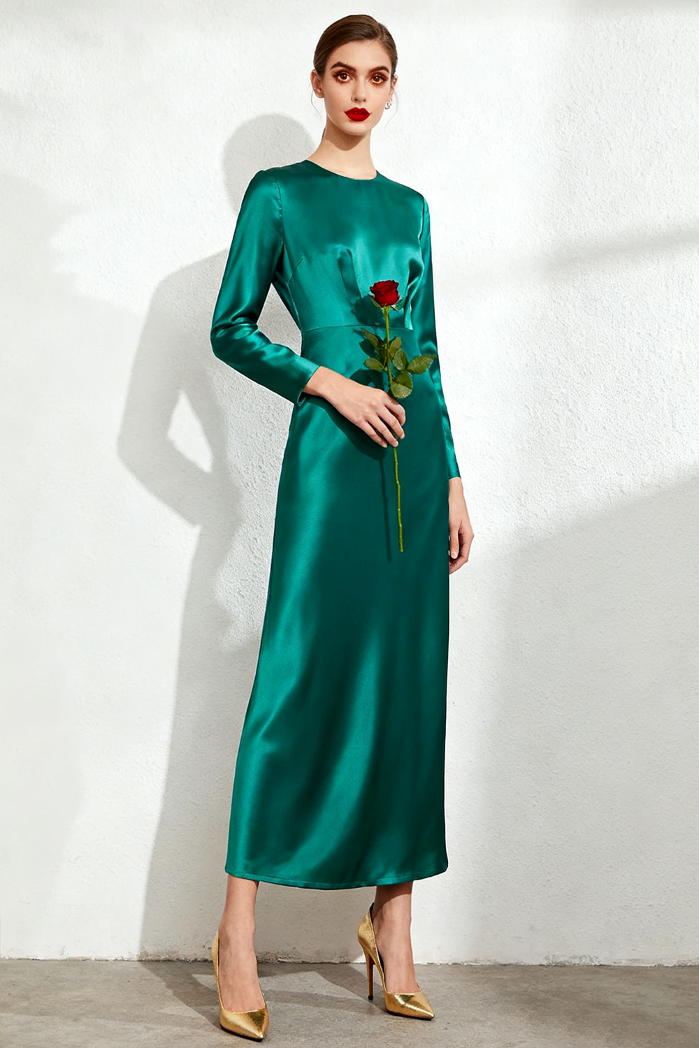 Leely Women Emerald Green Satin Long Evening Dress with Sleeves Round Neck Sheath Holiday Party Dress