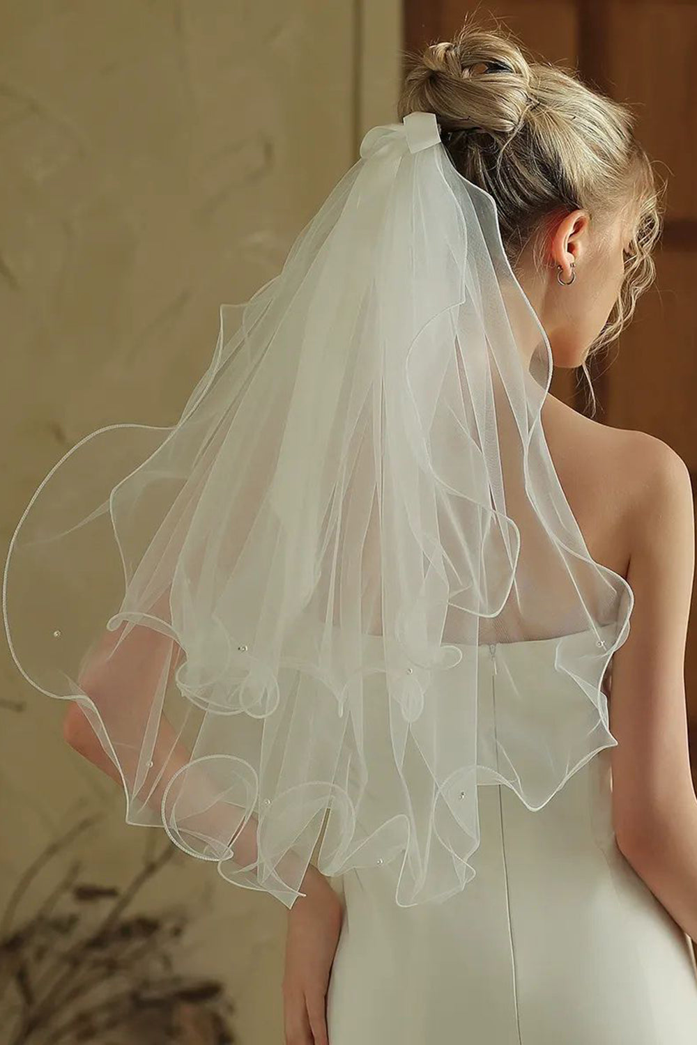 Leely Women Ivory Tulle Short Wedding Veil with Bow