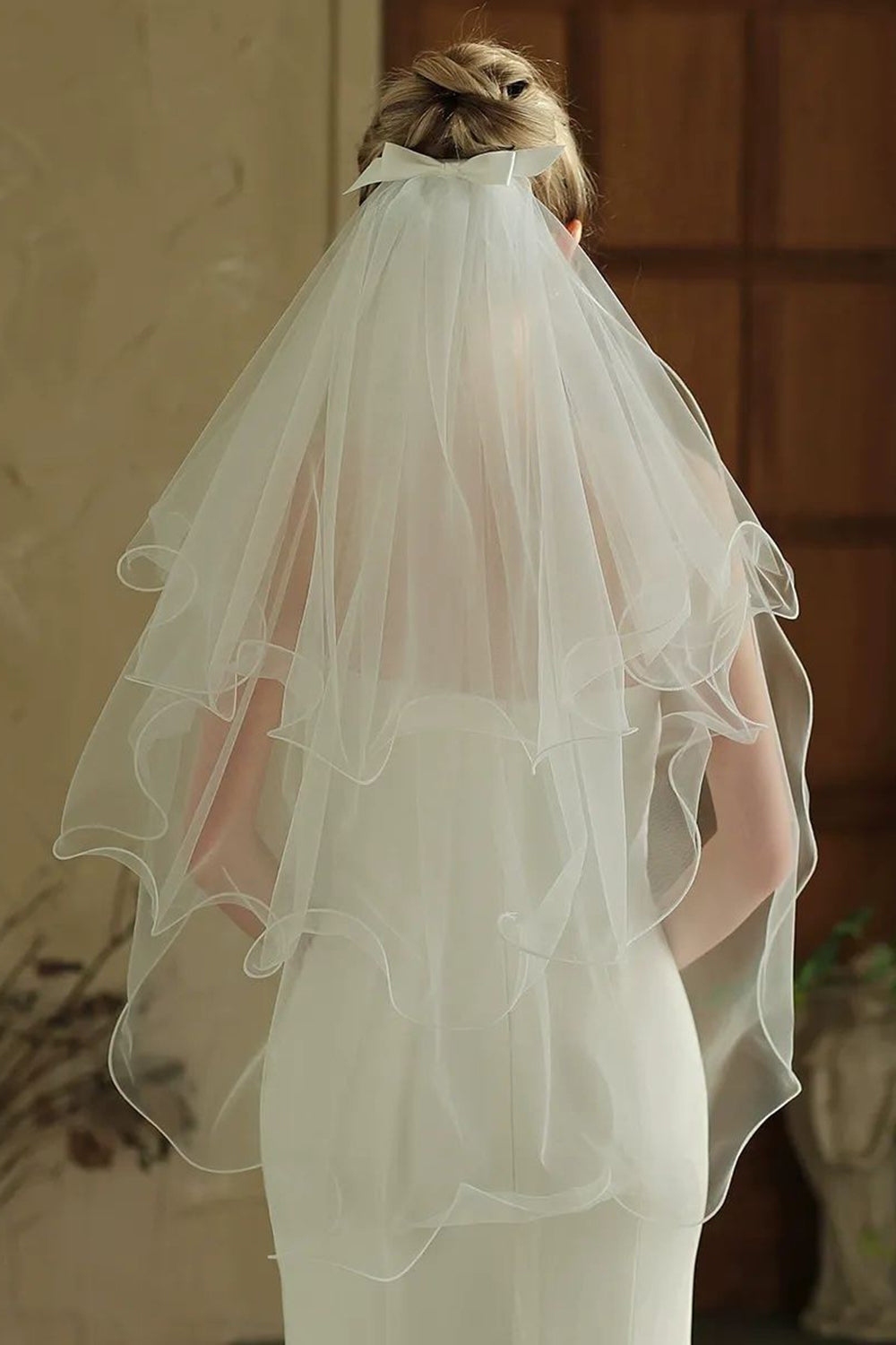 Ivory Tulle Bow Short Wedding Veil