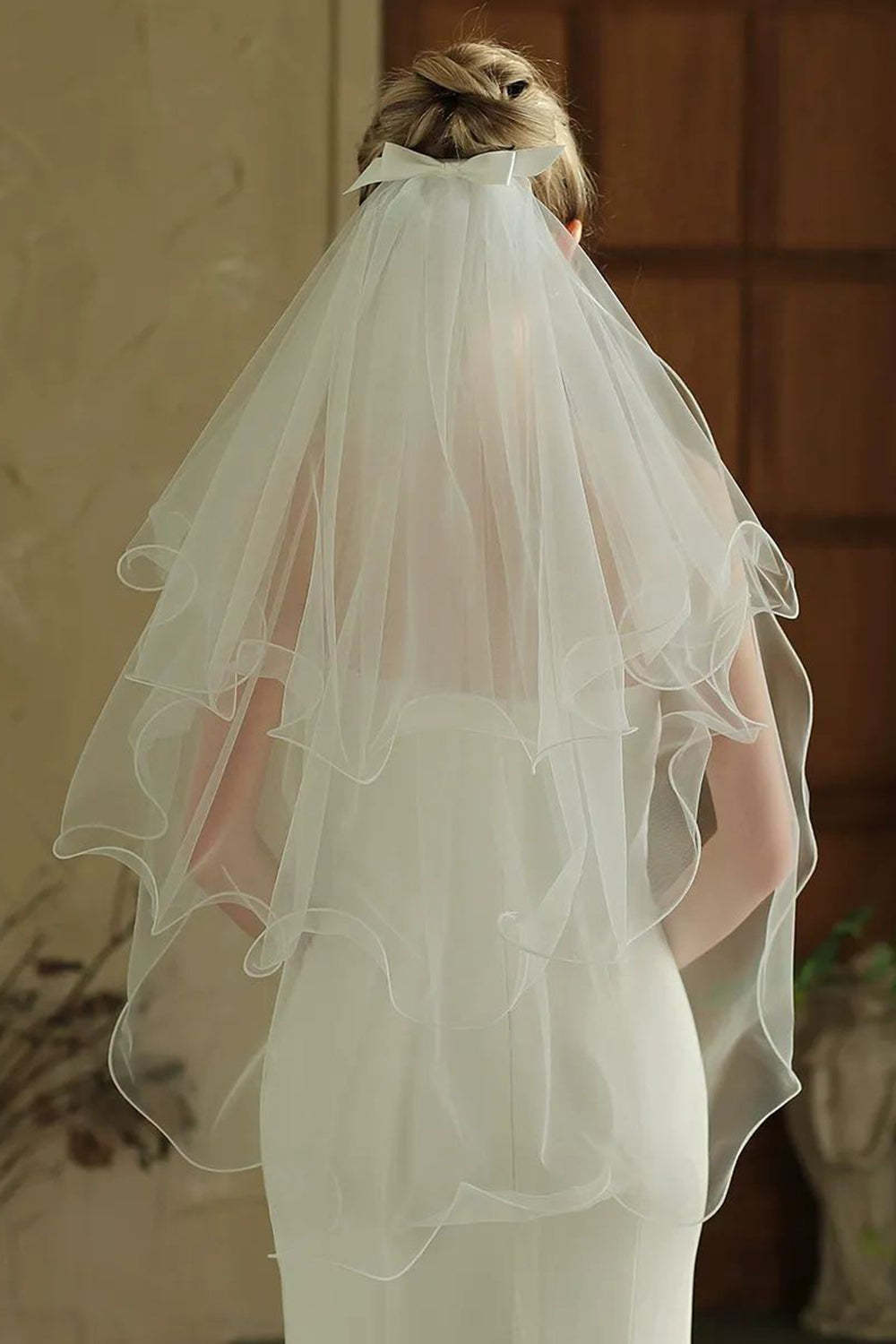 Ivory Tulle Bow Short Wedding Veil
