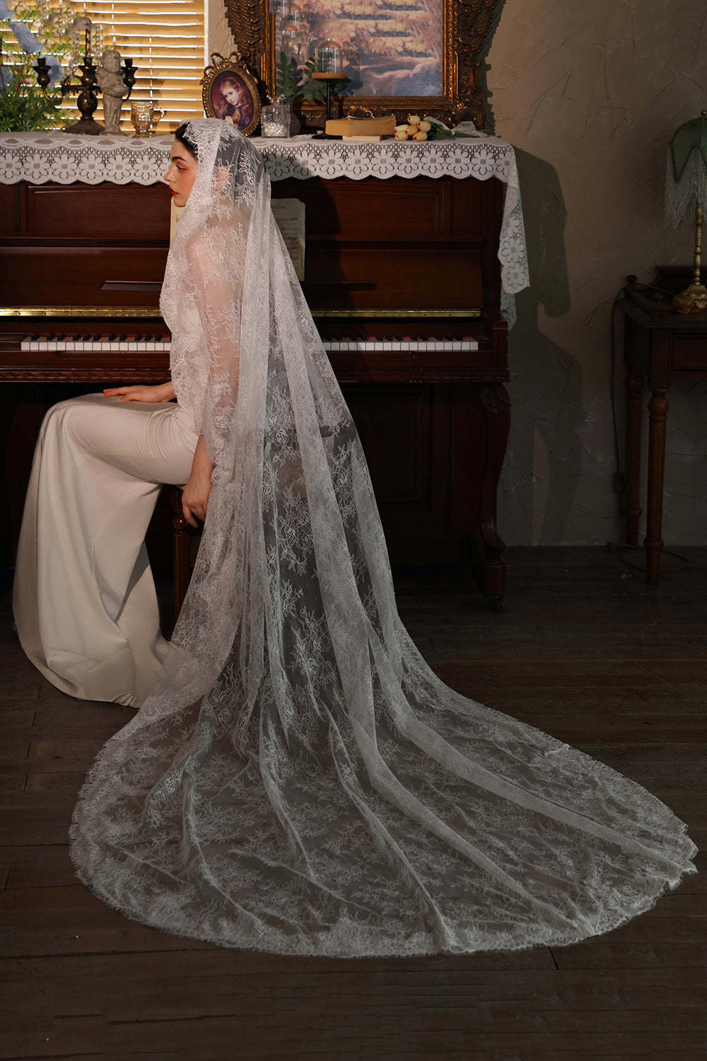 Leely Women Ivory 1 Tier Lace Long Bridal Veil