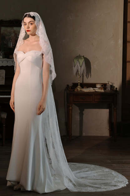 Ivory Lace 1 Tier Long Wedding Veil