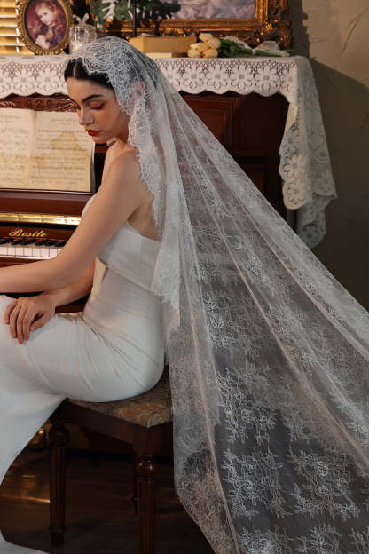 Ivory Lace 1 Tier Long Wedding Veil