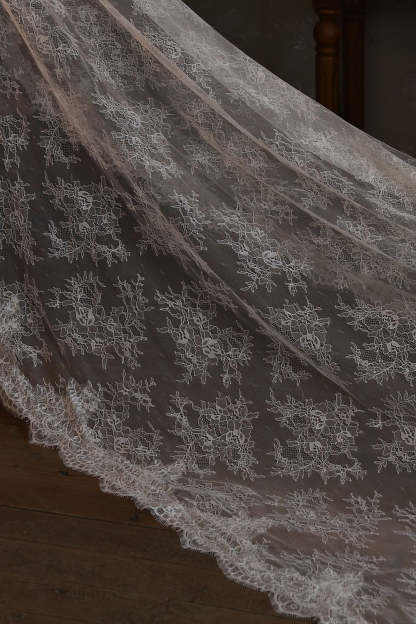 Ivory Lace 1 Tier Long Wedding Veil