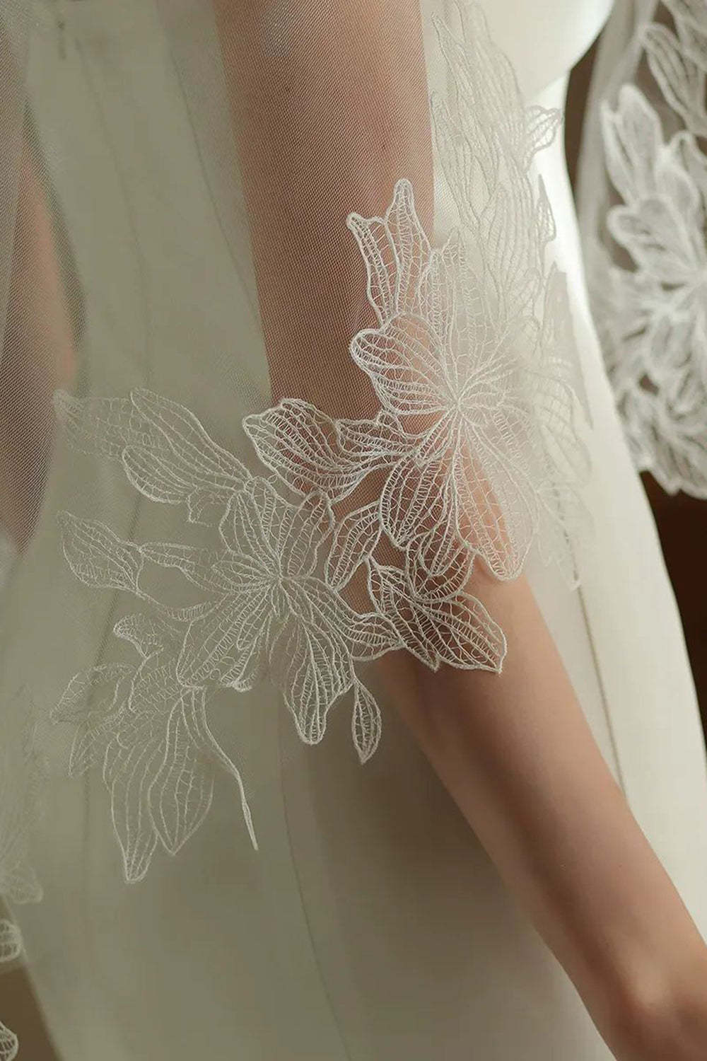 Ivory Midi 1 Tier Floral Tulle Wedding Veil with Appliques