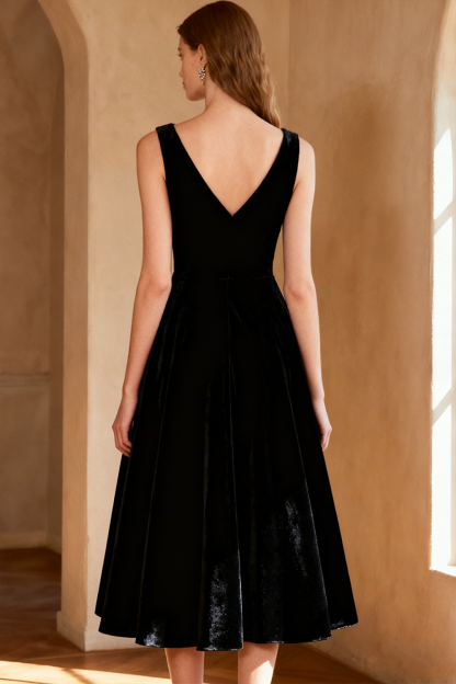 Black V-Neck A-Line Backless Velvet Midi Cocktail Dress