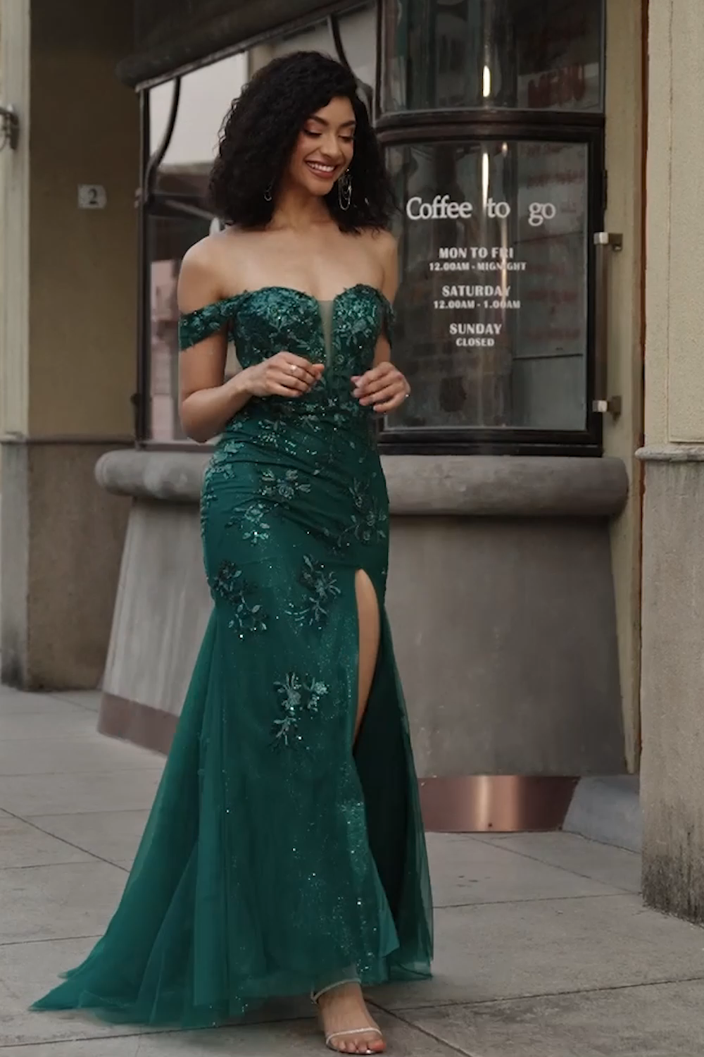 Mermaid Off The Shoulder Dark Green Prom Dress with Appliques