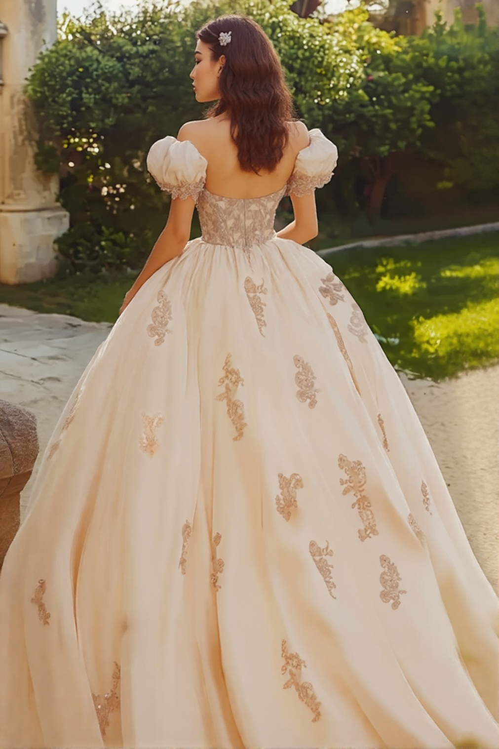Princess Blush Ball Gown Puff Sleeves Tulle Quinceanera Dress with Appliques