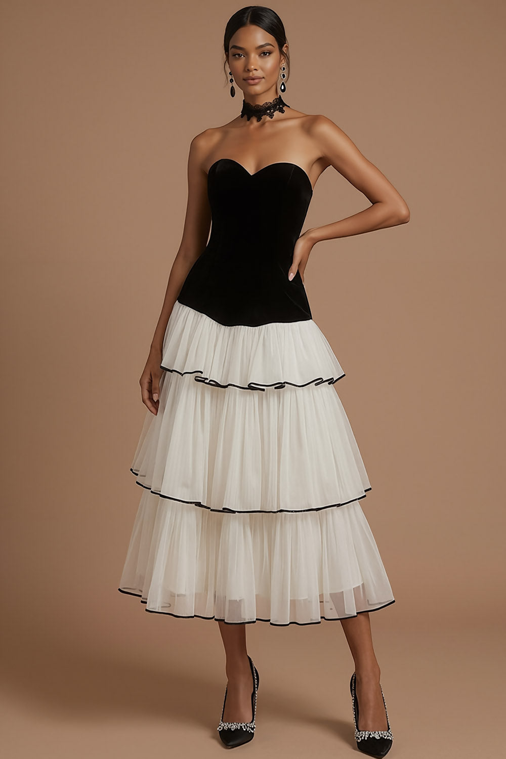 Leely Women Black A Line Ruffled Sweetheart Long Formal Dress Tiered Backless Sleeveless Wedding Guest Dress