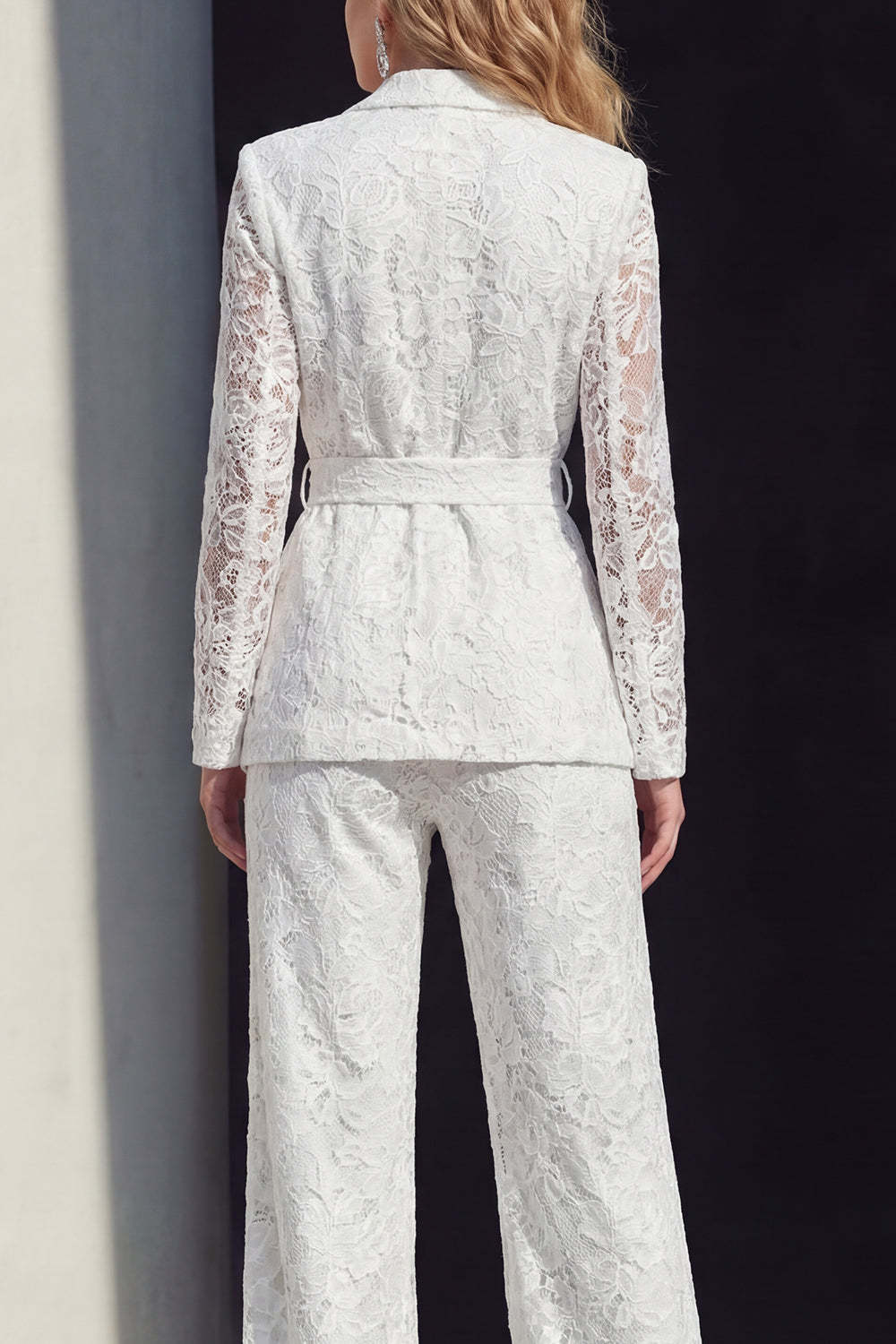 Floral White Peak Lapel Long Sleeves 2 Piece Business Suits with Belt