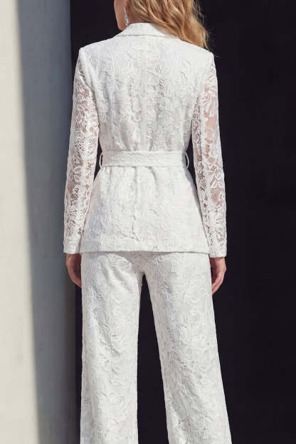 Floral White Peak Lapel Long Sleeves 2 Piece Business Suits with Belt