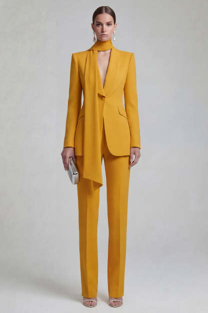 Blue Peak Lapel Long Sleeves 2 Piece Business Suits with Neck Scarf