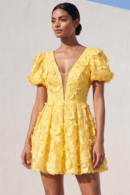 Leely Women Light Yellow Floral Appliqued Short Summer Formal Dress V Neck A Line Puff Sleeves Wedding Guest Dress