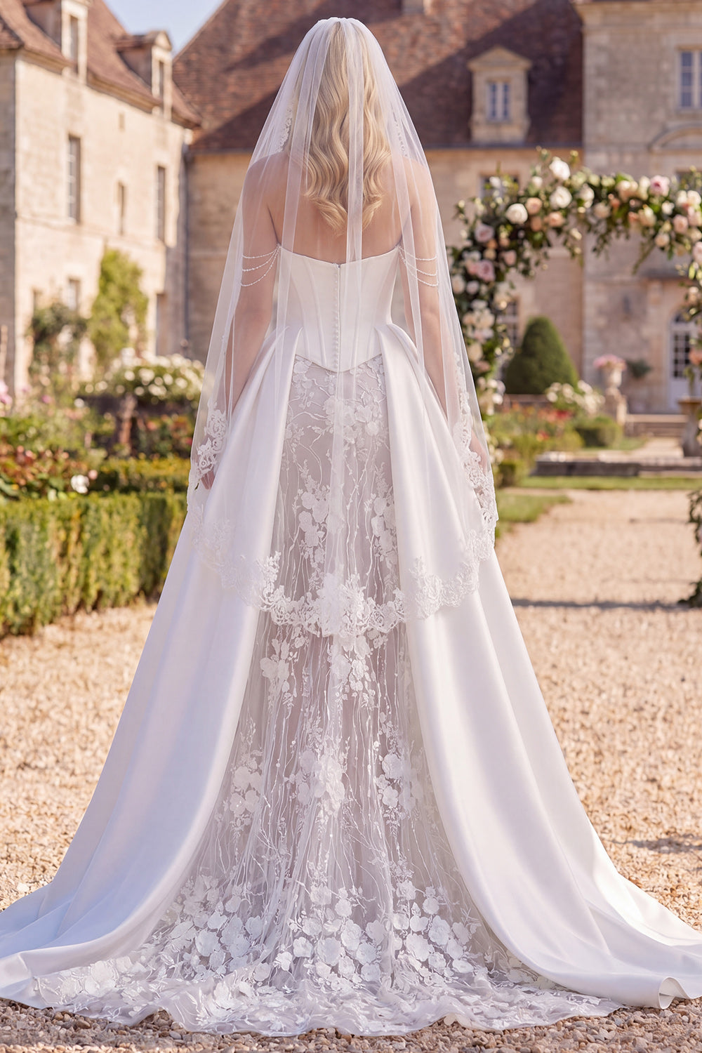 Corset Floral White Mermaid Sweetheart Floor-Length Wedding Dress with Veils