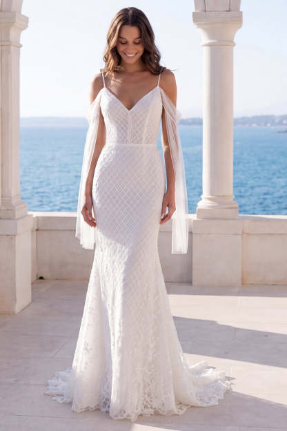 Leely Women Cold Shoulder Mermaid Ivory Long Beach Wedding Dress Backless Sleeveless Bridal Dress
