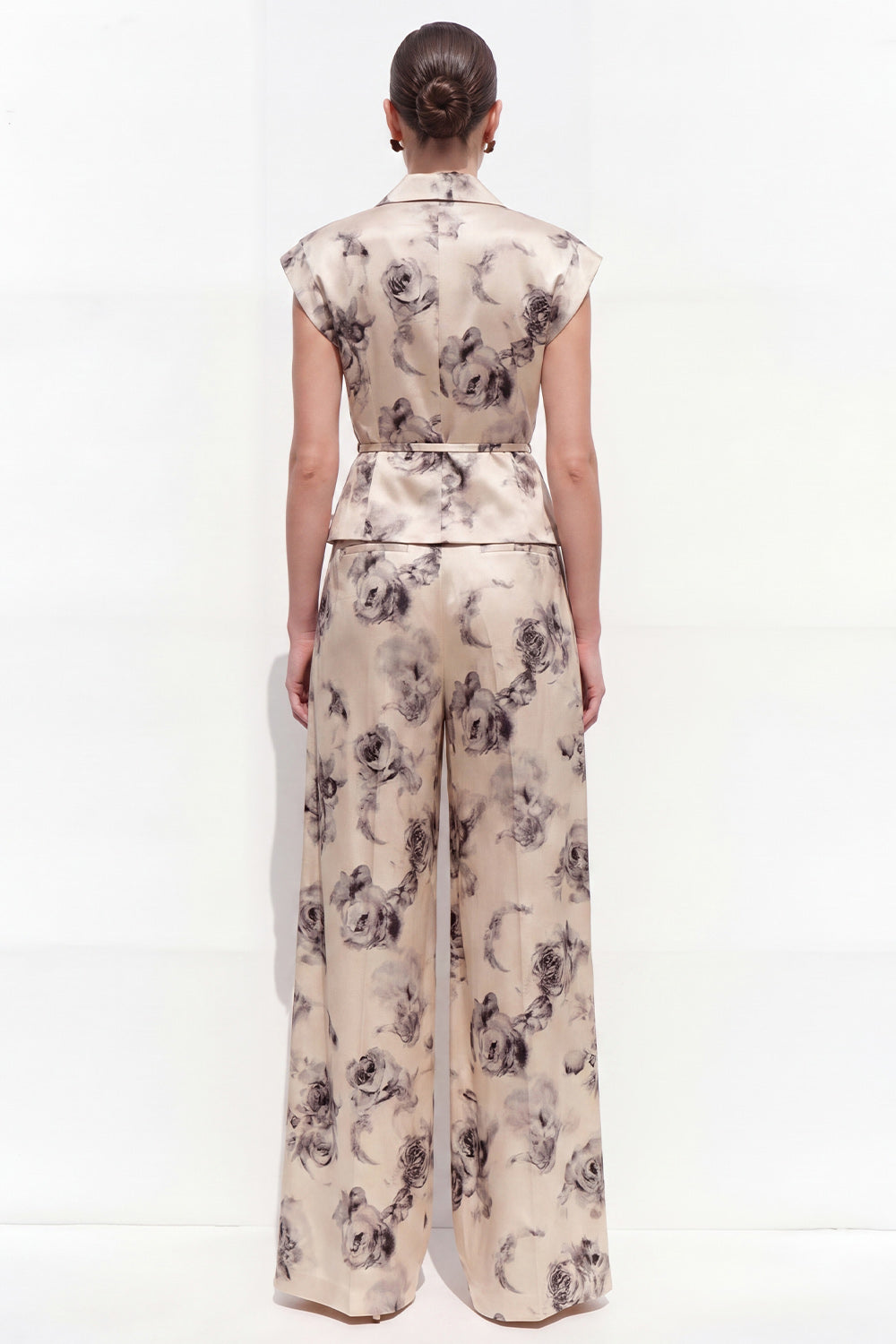 2 Piece Champagne Black Peak Lapel Floral Business Suits with Pockets