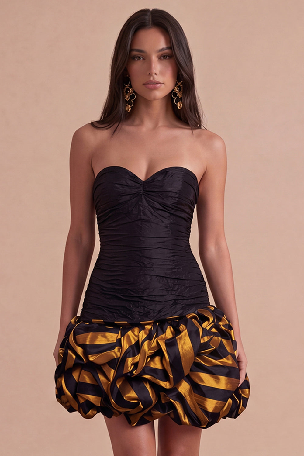 Black Golden Sweetheart Bodycon Short Homecoming Dress with Ruffles