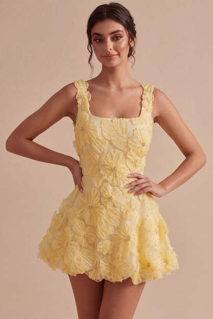 Leely Women Sparkly Beaded Floral Light Yellow Short Homecoming Dress A-Line Thick Straps Cocktail Dress