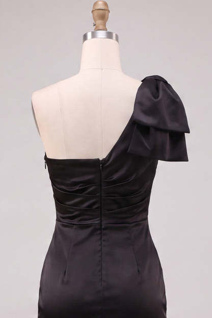 Black Bodycon One Shoulder Ruched Short Homecoming Dress with Bow