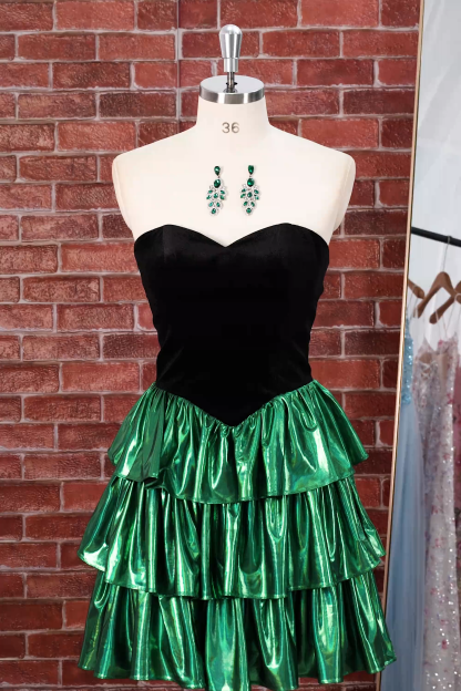 Black Green Sparkly Metallic Sweetheart Short Homecoming Dress