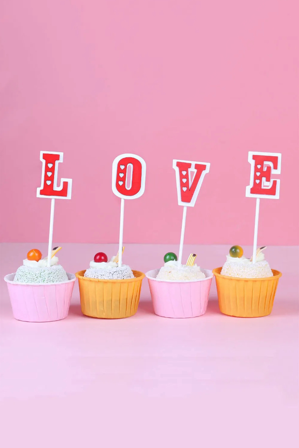 2 Sets Wooden Wedding Cup Cakes Topper Decoration
