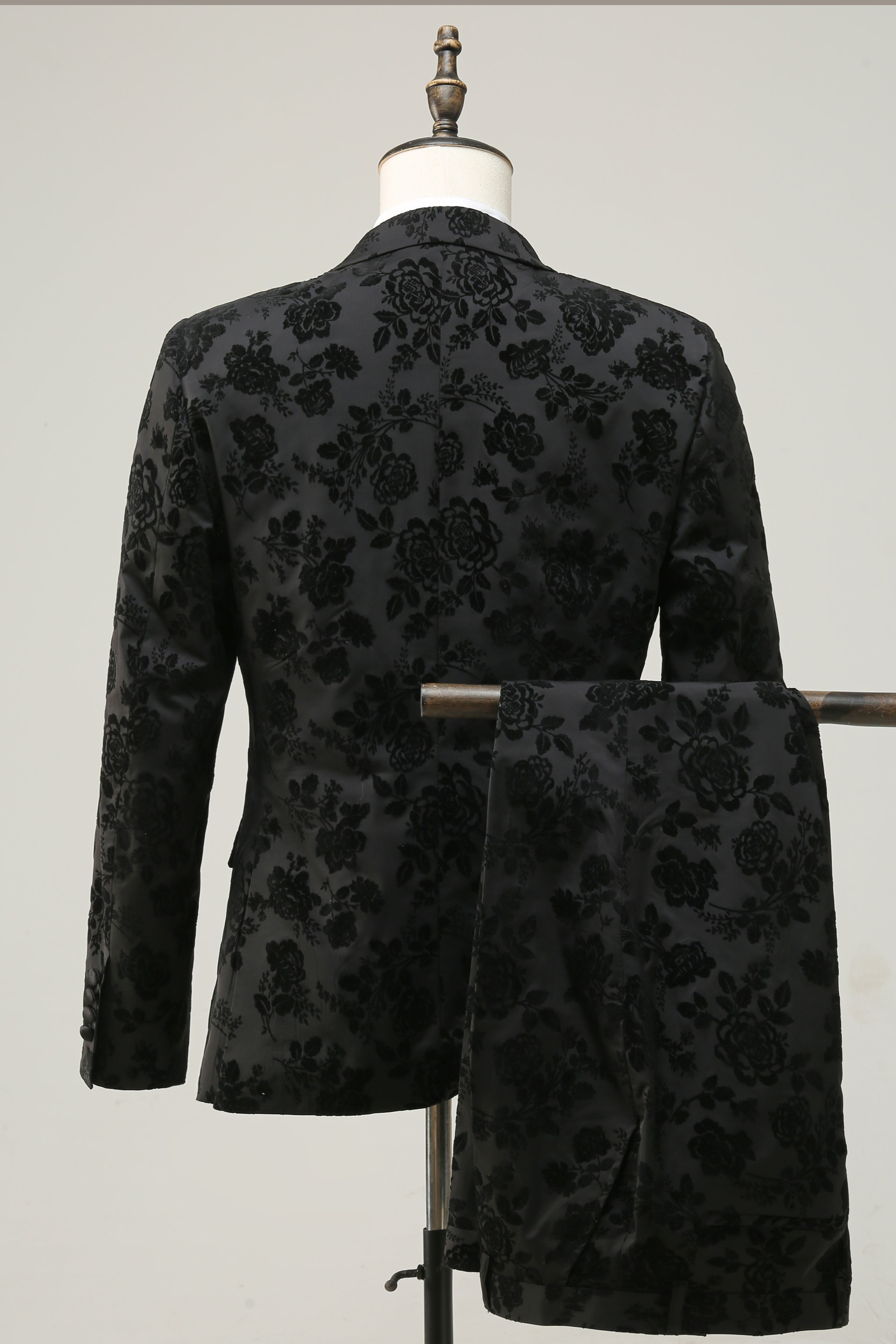 3 Piece Black Peak Lapel Jacquard Men's Prom Suits