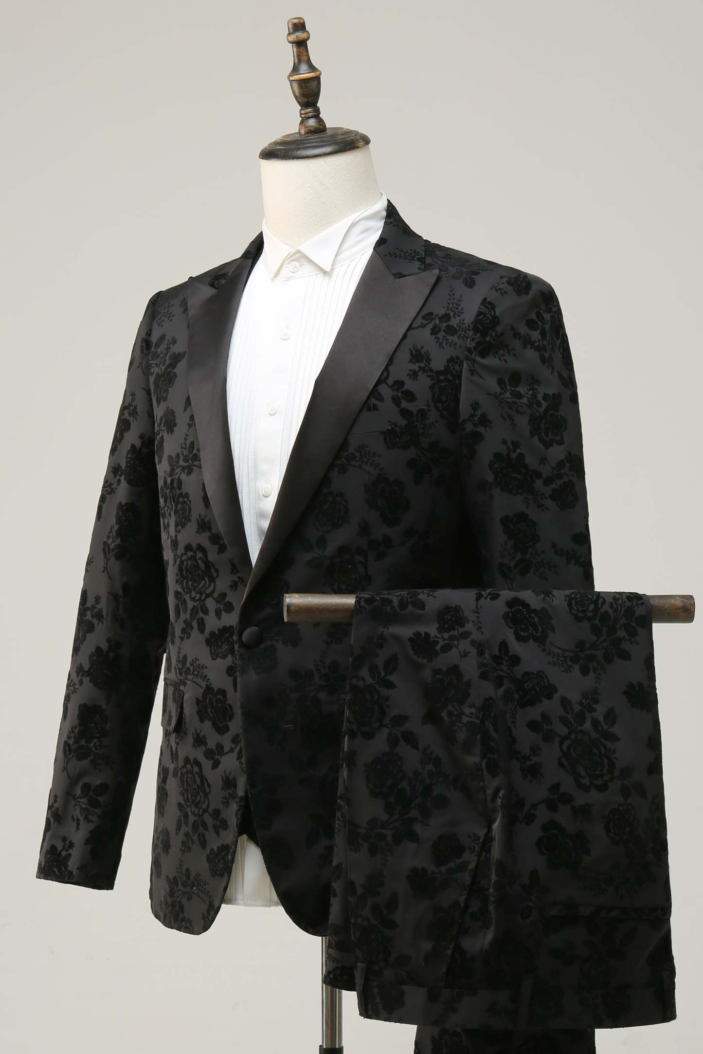 3 Piece Black Peak Lapel Jacquard Men's Prom Suits
