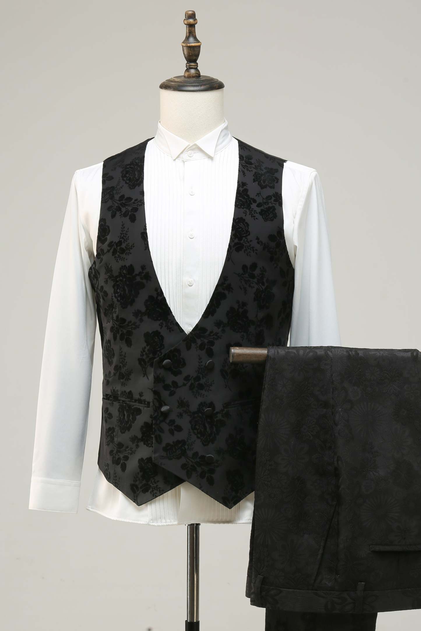 3 Piece Black Peak Lapel Jacquard Men's Prom Suits