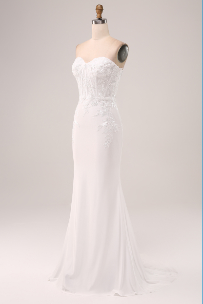 Lilac Sheath Strapless Corset Prom Dresses With Lace Appliques