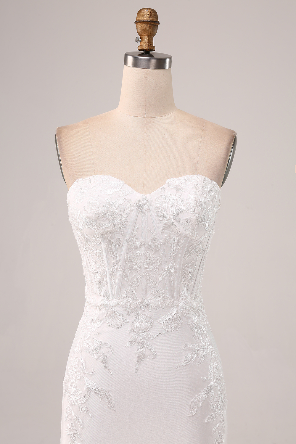 Lilac Sheath Strapless Corset Prom Dresses With Lace Appliques