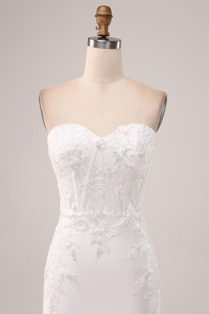Lilac Sheath Strapless Corset Prom Dresses With Lace Appliques
