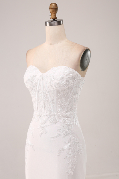 Lilac Sheath Strapless Corset Prom Dresses With Lace Appliques