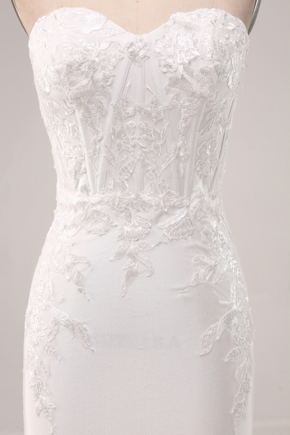 Lilac Sheath Strapless Corset Prom Dresses With Lace Appliques