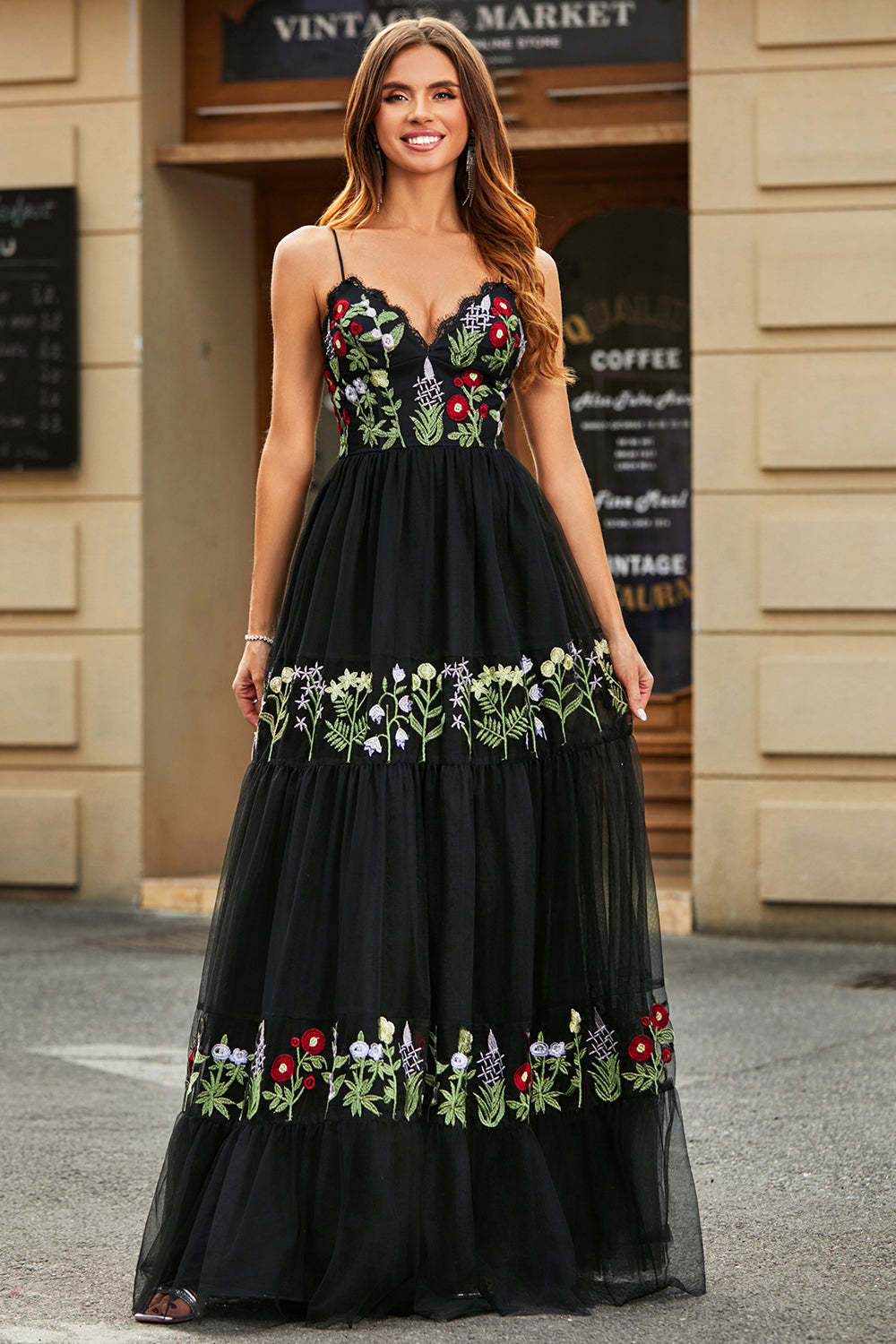 Leely Women Gorgeous Black Long Prom Dress A Line Spaghetti Straps Formal Dress With Embroidery