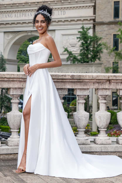 Leely Women Elegant White Wedding Dress With Slit A Line Strapless Pleated Sweep Train Bridal Dress