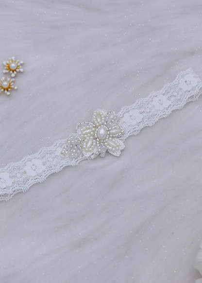 Beaded Flower Lace Garter Set