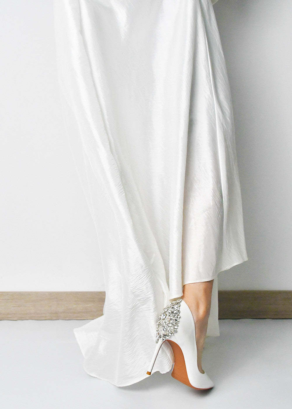 High Heel White Crystal Pointed Toe Wedding Shoes