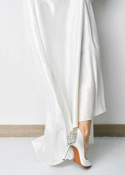 High Heel White Crystal Pointed Toe Wedding Shoes