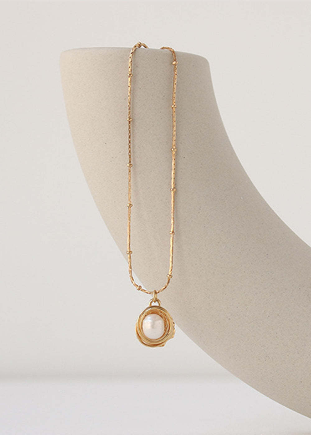 Simple Gold Plated Copper Pearl Necklace