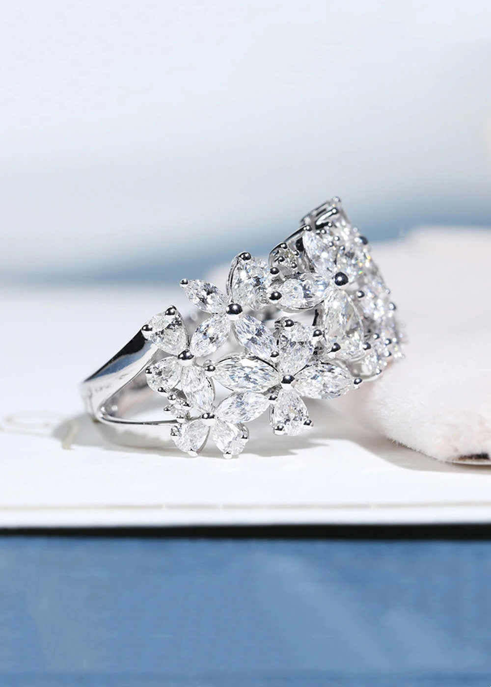 Silver Fashion Cubic Zirconia Ring for Women