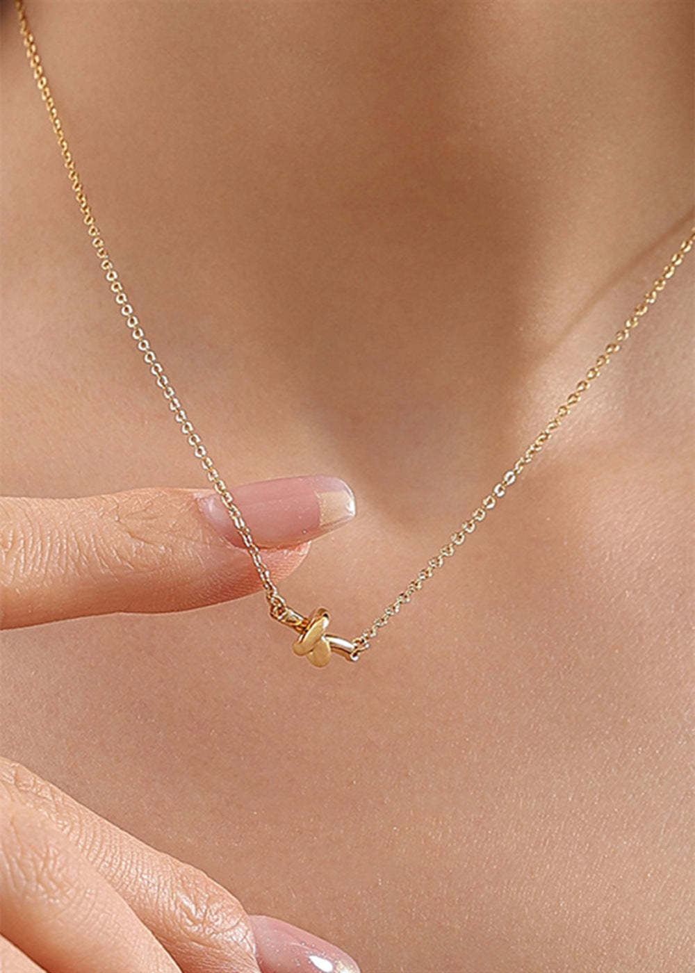 Small Knot Necklace And Stud Earrings