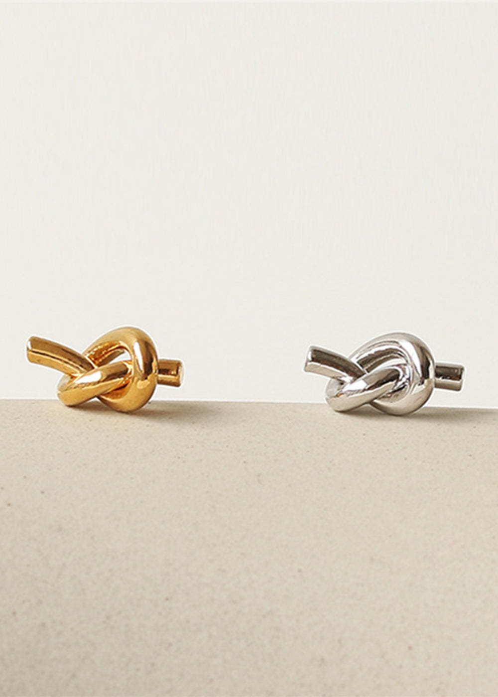 Small Knot Necklace And Stud Earrings